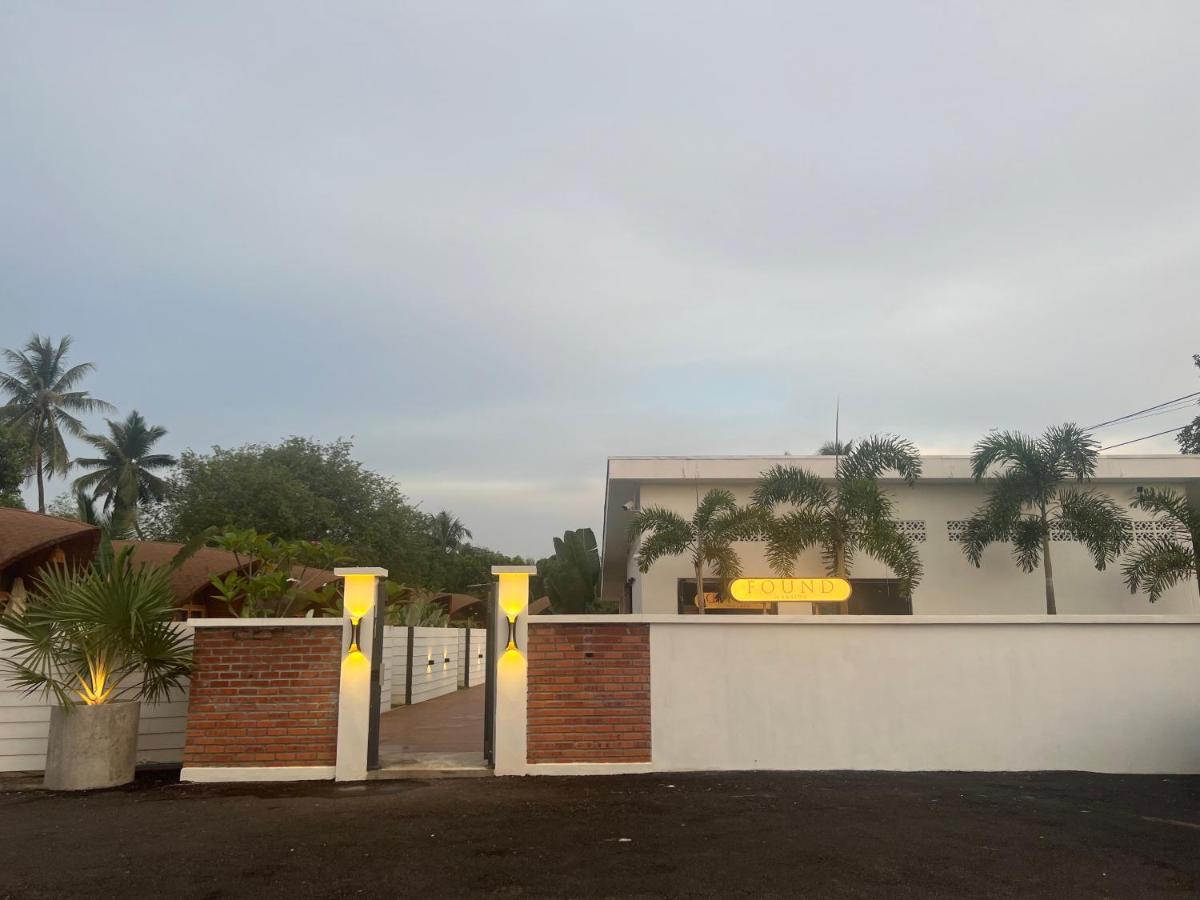 Found Mansion Hotel Pantai Cenang  Buitenkant foto