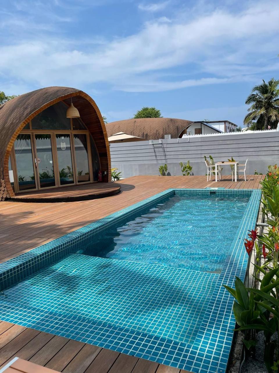 Found Mansion Hotel Pantai Cenang  Buitenkant foto