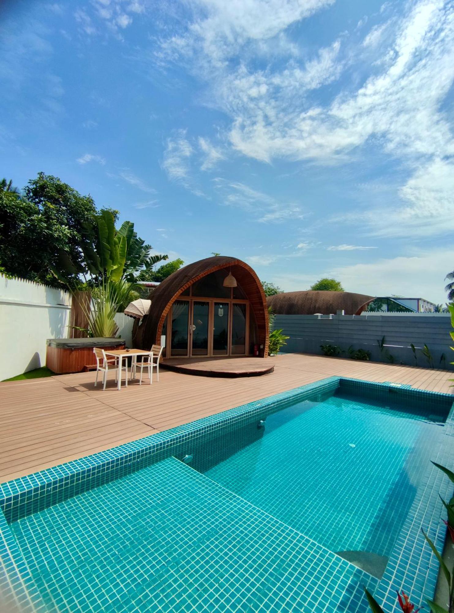Found Mansion Hotel Pantai Cenang  Buitenkant foto