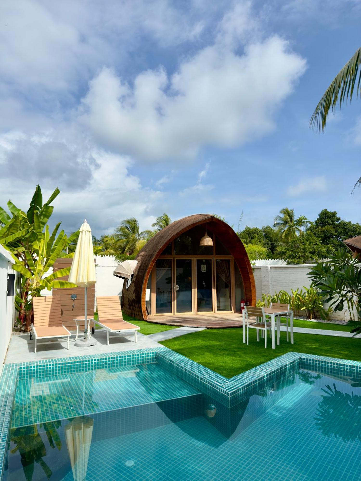Found Mansion Hotel Pantai Cenang  Buitenkant foto